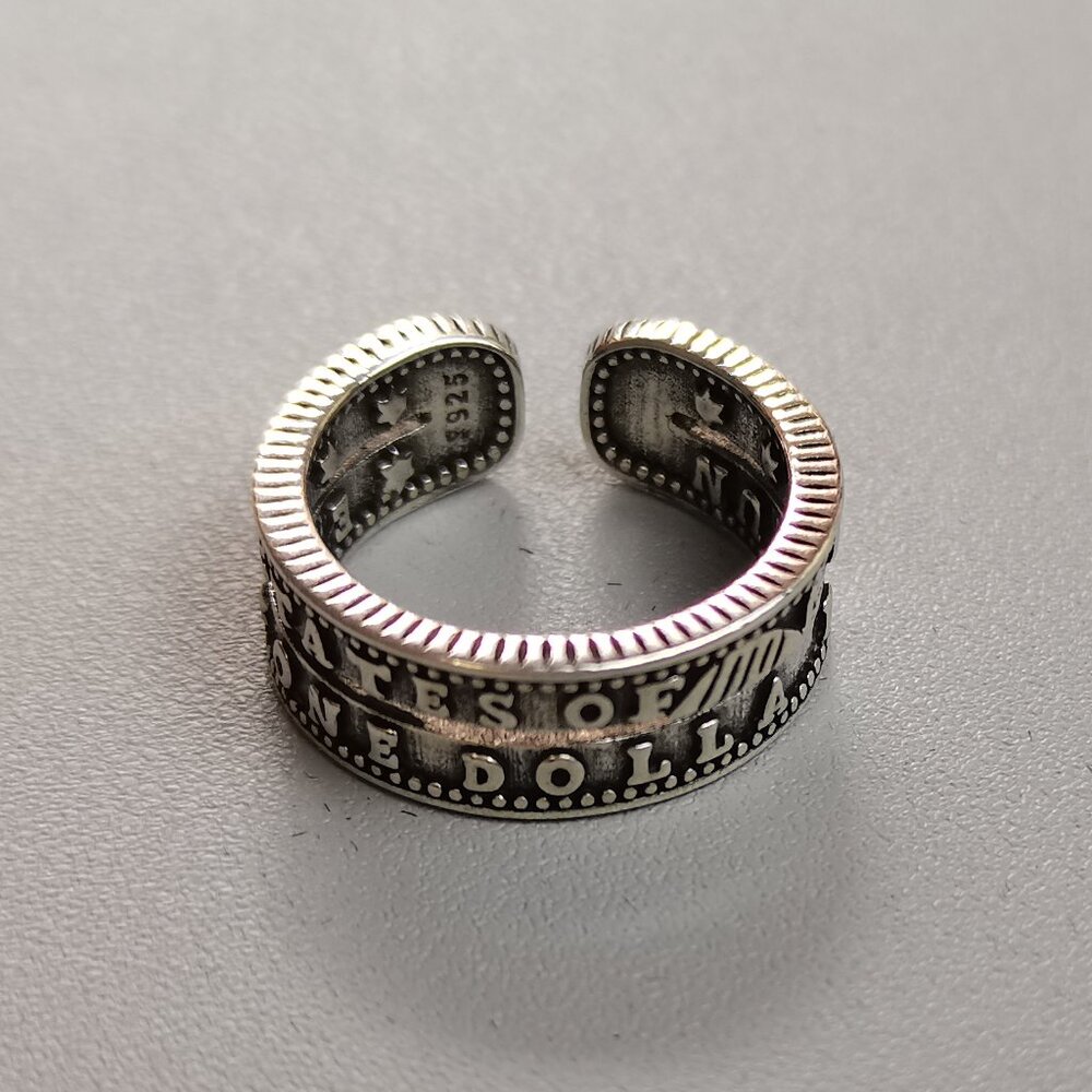 Second-hand women's classic vintage silver ring